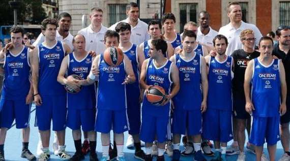 Kyle Hines: "Poder enseñar el baloncesto a los niños es una experiencia plena y rica"