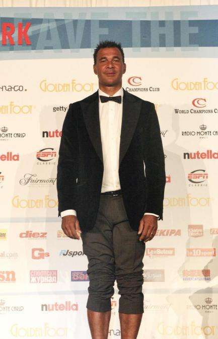 Gullit se suma al cuerpo técnico de Holanda