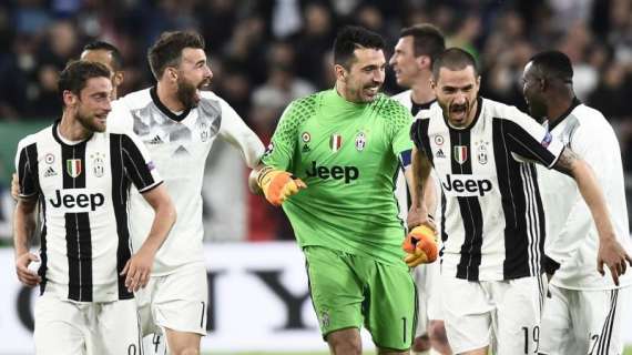 FOTO - Buffon: "Seremos recordados por transformar lo imposible en realidad"