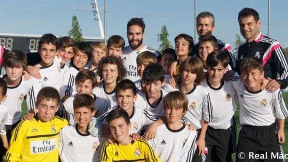 Carvajal sorprende a los pequeños de 'La Fábrica'