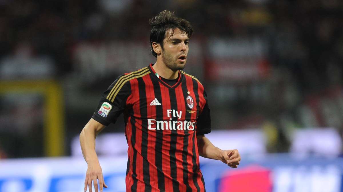Kaká: "Quiero seguir otro año más en el Milan"