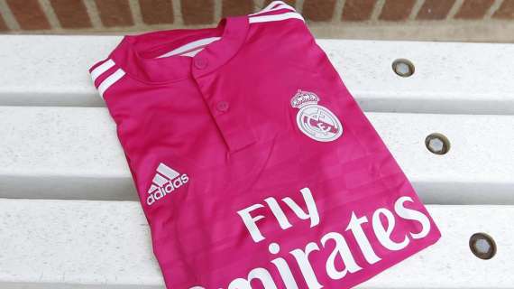 El Madrid estrena la equipación fucsia ante la Roma