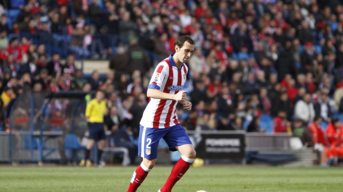 Godín se limpia para recibir al Madrid