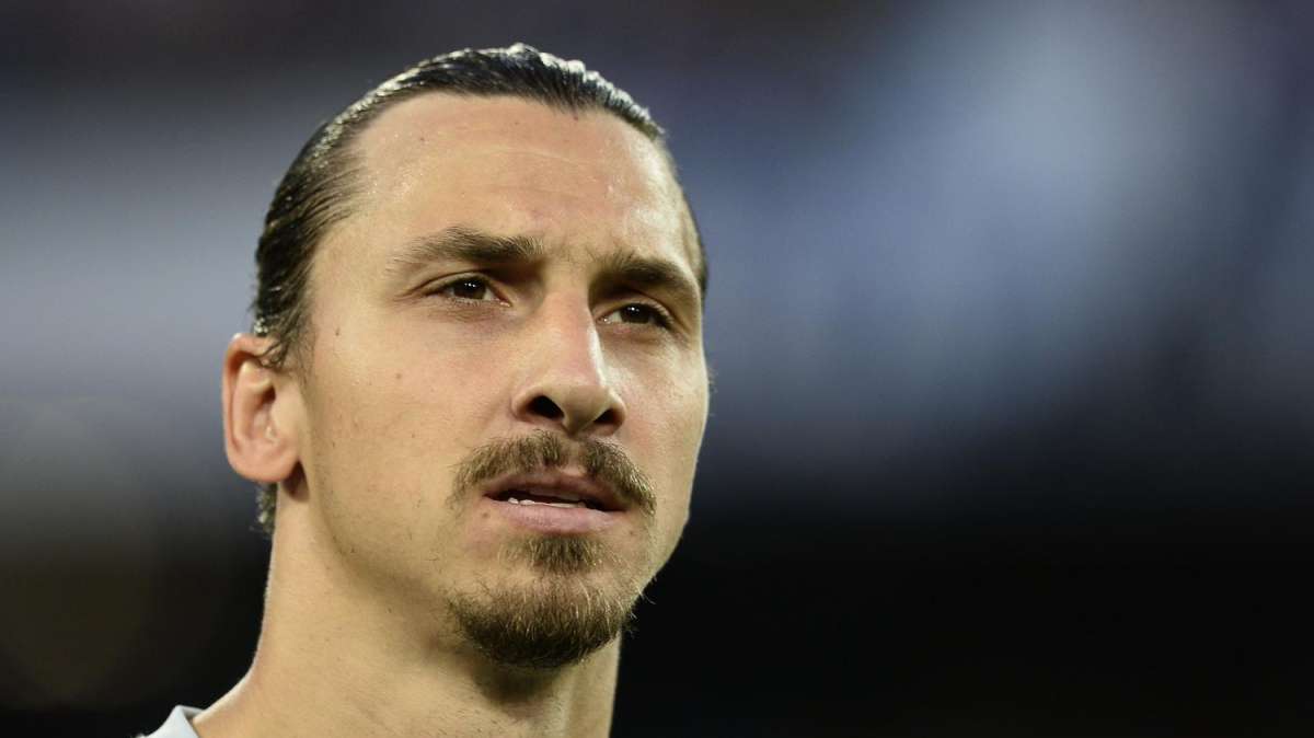 Ibrahimovic inmortaliza el reencuentro con su ídolo, Ronaldo