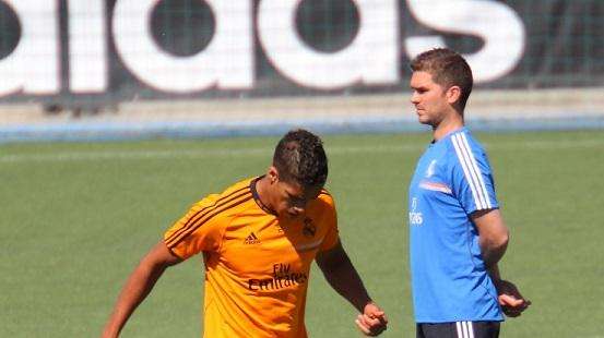 Varane: "Espero jugar la final, pero el colectivo prima sobre los deseos individuales"