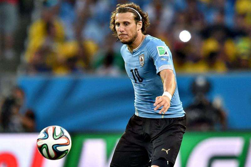 Forlán: "Dirigir al Real Madrid es difícil para cualquier entrenador, incluso para Mourinho"