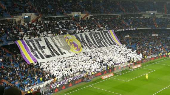 FOTO BD - ¡El tifo de la Grada Animación para animar a los suyos!