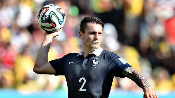 OFICIAL: El Arsenal paga 15 millones de euros por Debuchy