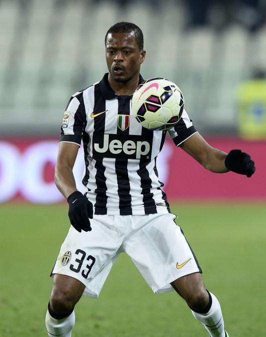 Evra: "Ferguson me dijo que me veía como un gran entrenador"