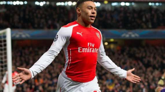 Football Insider: Oxlade-Chamberlain pide un aumento en su contrato