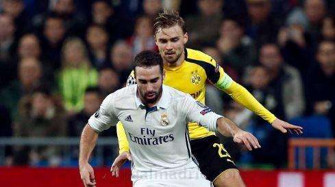 Fuentes, en Realmadrid TV: "Carvajal es un jugador que se reivindica en cada partido"