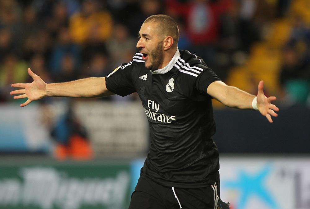 A Benzema se le resiste el gol en las finales