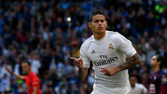 James cumple 25 años
