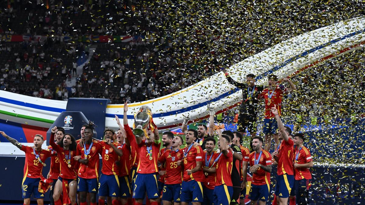 Los once elegidos para ser los titulares de un importante partido para España