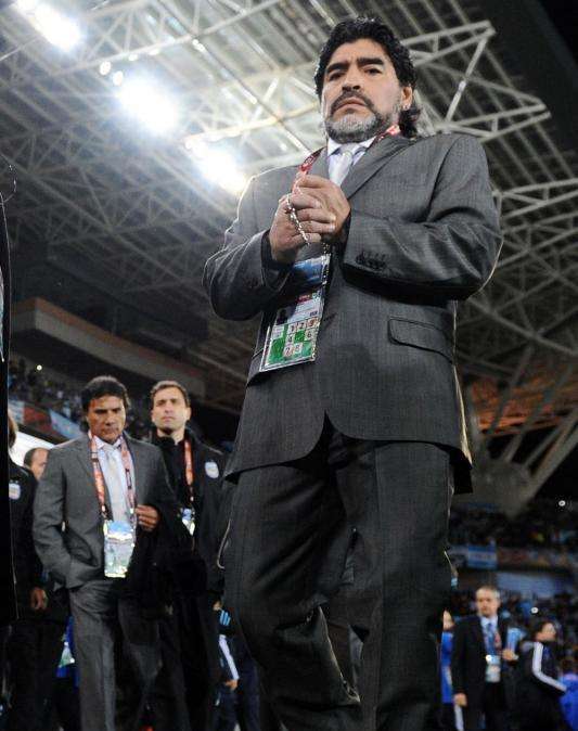Sarri: "El hecho de que Maradona me conozca es ya un honor"