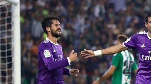 Corrochano, en COPE: "Con el calendario que tiene el Madrid, Zidane no va a incluir a Pepe y Casemiro"