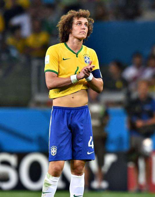 David Luiz: "Estoy disponible para jugar donde me diga Conte"