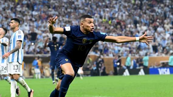 Kylian Mbapp&eacute; con Francia