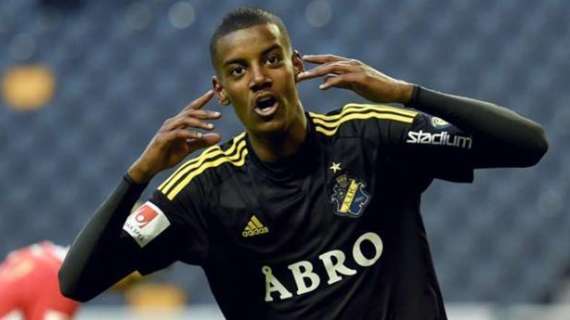 Isak, ex-objetivo del Madrid, debuta con el Dortmund
