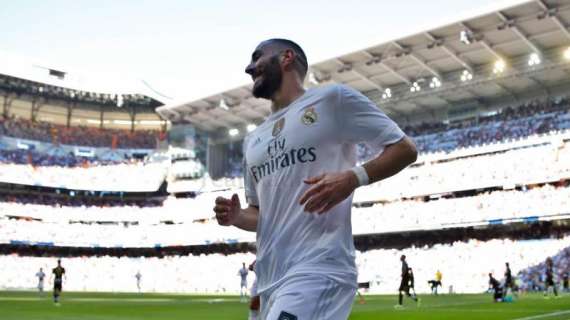 El Confidencial: El Madrid quiere vender a Benzema antes de que baje su precio