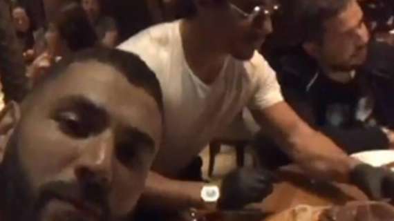 FOTO - Benzema come carne del cuchillo de Salt Bae