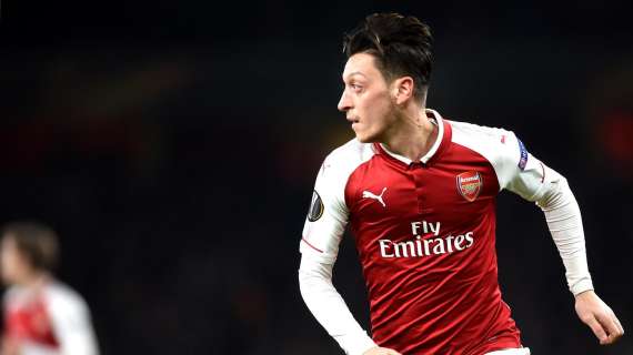 El agente de Özil pone fin a las especulaciones: “Cumplirá su contrato en el Arsenal”