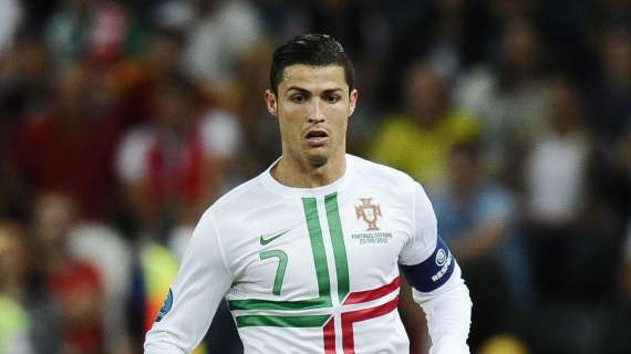 Cristiano anima a Portugal en su estreno