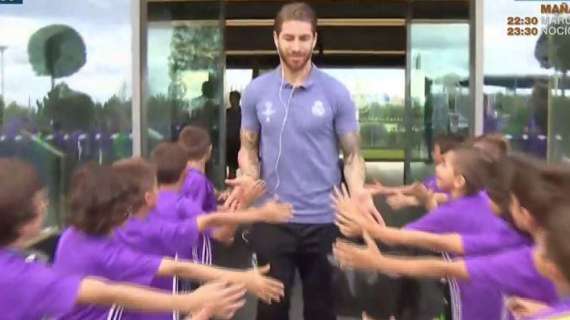 FOTO - Los más jóvenes dan el último aliento: el Madrid ya está en el autobús