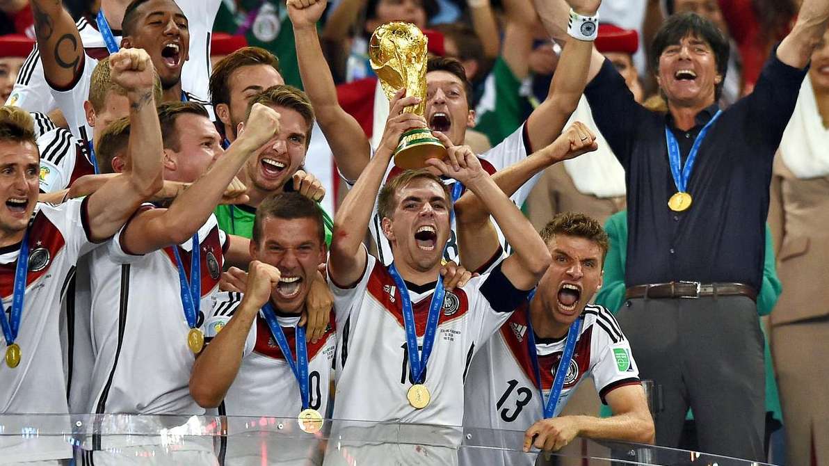 OFICIAL: Lahm se retira de la selección alemana