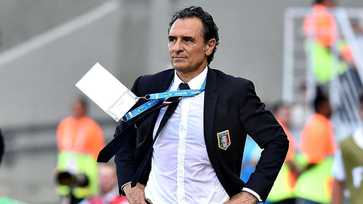Prandelli: "Balotelli vive en una dimensión lejos de la realidad"