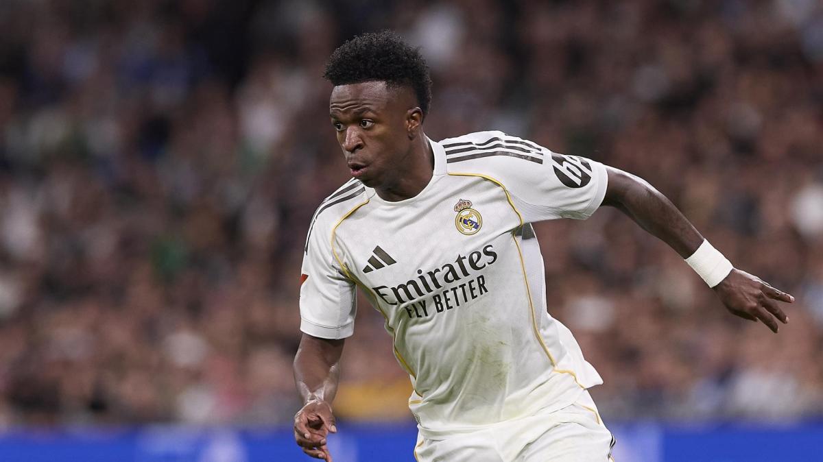 Escándalo en el Bernabéu: el árbitro no ve un penalti claro sobre Vinicius