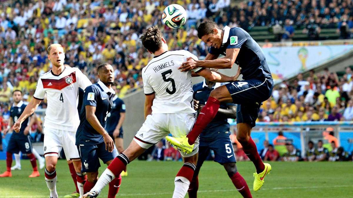 Pierre Ménès: "La estrella de Francia es Varane"