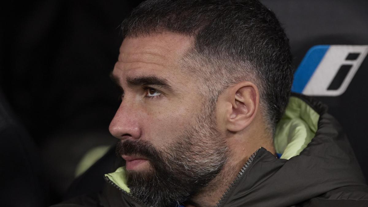 Arbeloa le manda un mensaje a Carvajal con su futuro aún por resolver