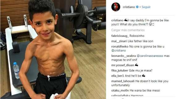 FOTO - Cristiano Junior sigue los pasos de su padre y presume de músculos