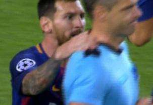 ¿Doble rasero o permisividad arbitral? Messi agarra al árbitro y solo ve amarilla