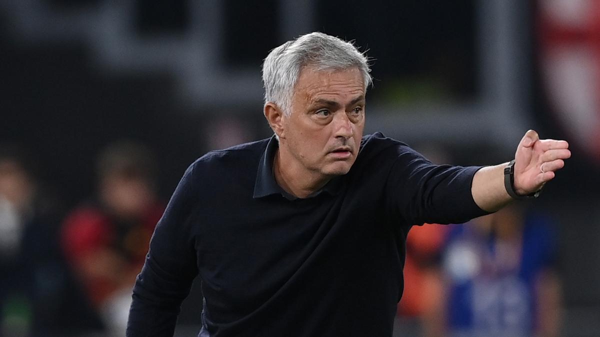 José Mourinho firma un contrato de tres años con el Real Madrid