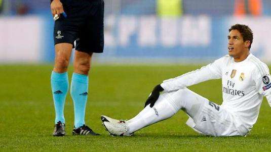 Varane sufre una lesión muscular en el gemelo izquierdo