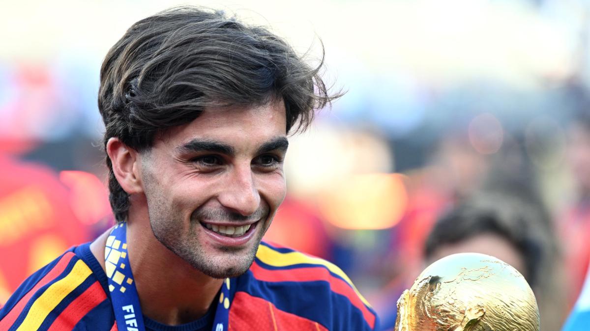 El Barça facilitaría la marcha de Ferrán Torres al PSG para evitar un 'caso Figo'