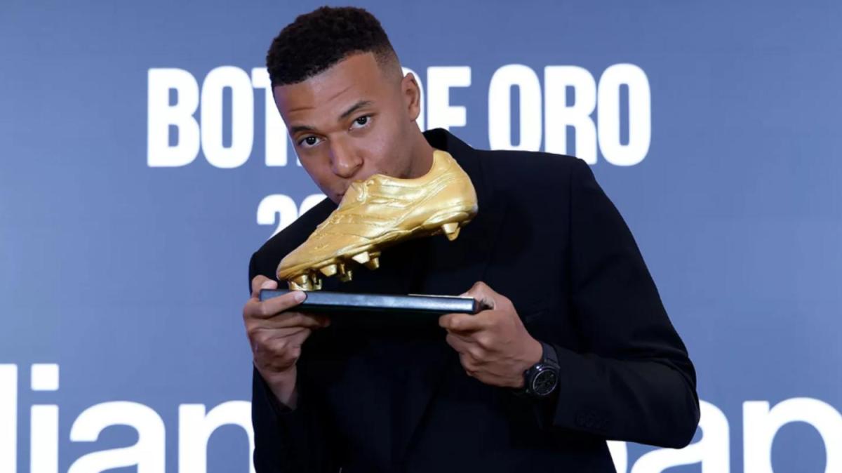 Mbappé recibe la Bota de Oro: "Espero ganarla otra vez en el futuro"