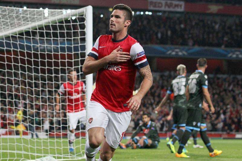 Walcott: "Veo a Özil, Giroud y Wilshere en el Real Madrid"