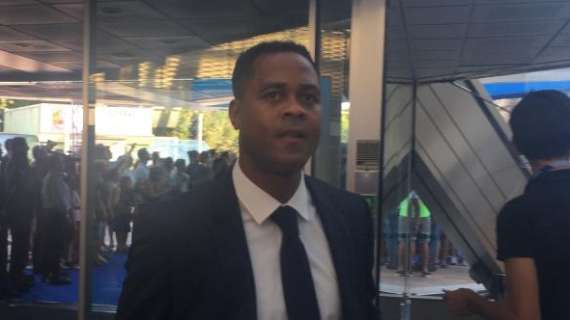 Kluivert: "Salah es un gran jugador, pero Messi y Cristiano se seguirán repartiendo el Balón de Oro"