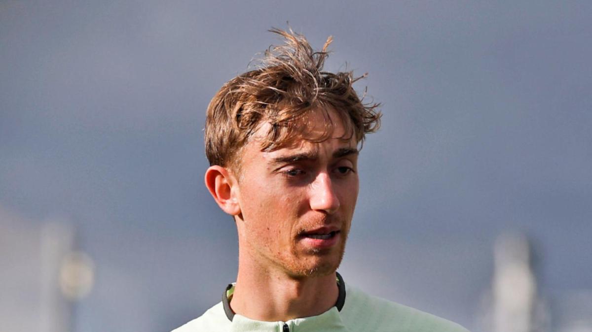 Alarma Huijsen: estará más tiempo de baja de lo esperado