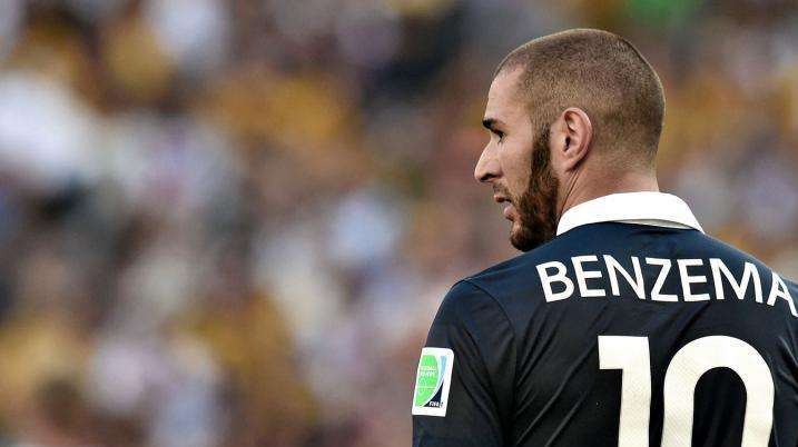 Pierre Ménès: "Benzema vuelve de una lesión y en el Madrid ha jugado poco"