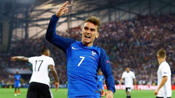 VÍDEO - Griezmann se defiende y muestra cómo sí saludó a Varane