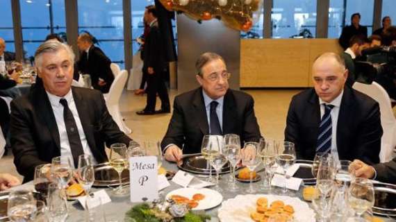 Las plantillas de fútbol y baloncesto celebran la comida de Navidad