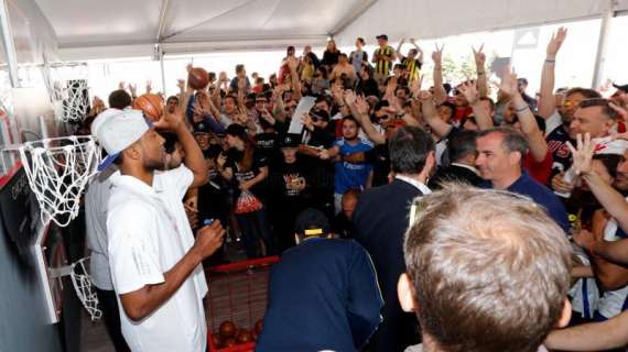 Slaughter y Campazzo, en la Fan Zone del Real Madrid 