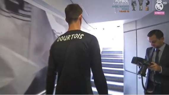 VÍDEO - Así saltó Courtois al césped del Santiago Bernabéu