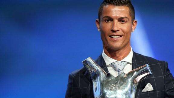 José Luis Sánchez, en Jugones: "Piqué quiso colarse en una fiesta a la que no estaba invitado y Cristiano le regateó"