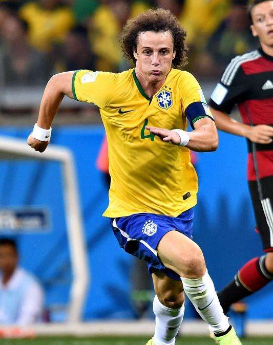 Carragher: "David Luiz no es un defensa para el estilo de Conte"