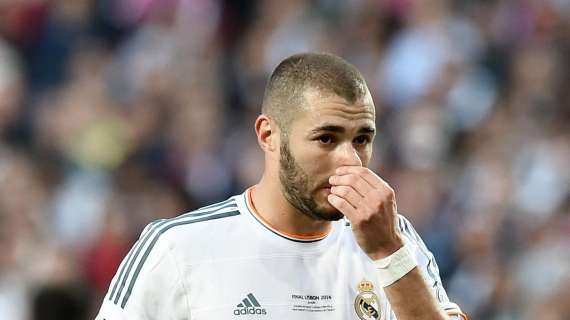 Wenger, pendiente de Benzema en Brasil